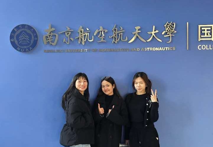 Student consultation at Du Học Green Hope